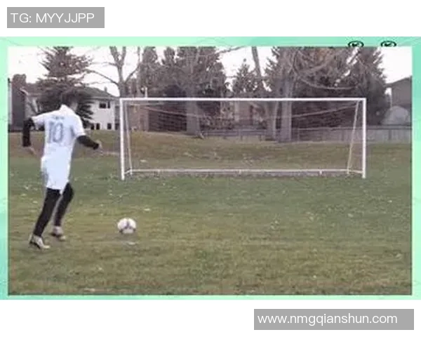 足球场上的躲球大师 他们如何在瞬间躲避强力射门与精准防守